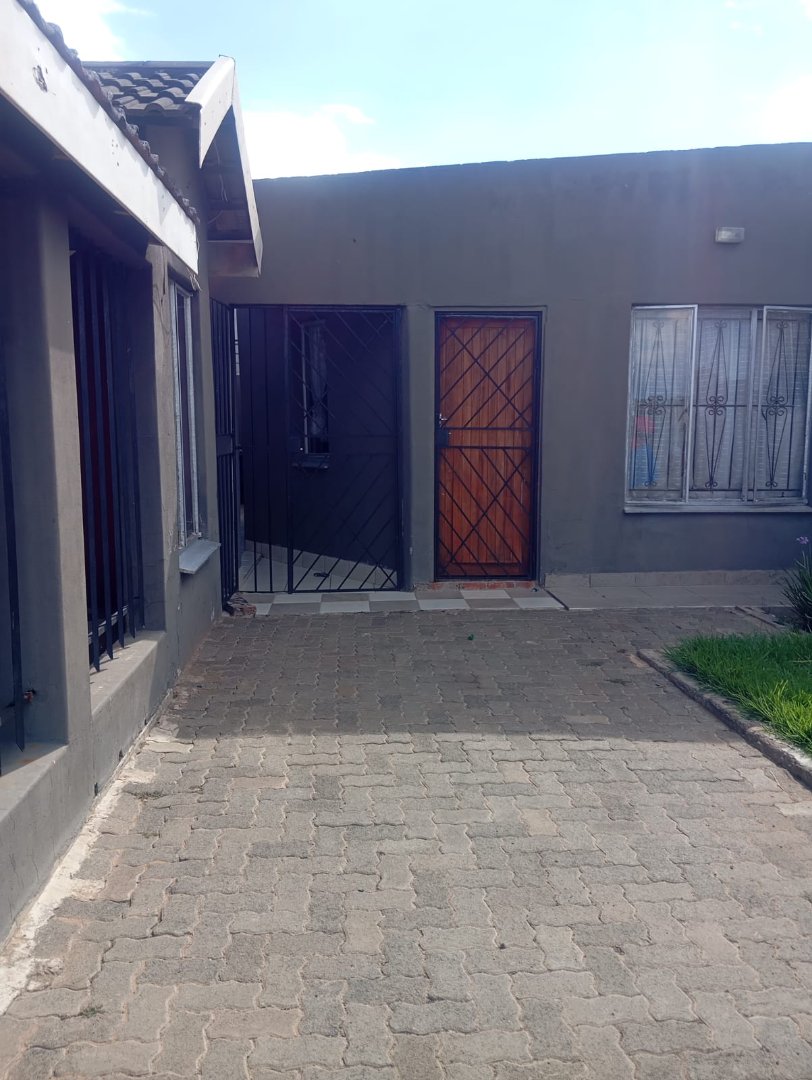 3 Bedroom Property for Sale in Lourierpark Free State